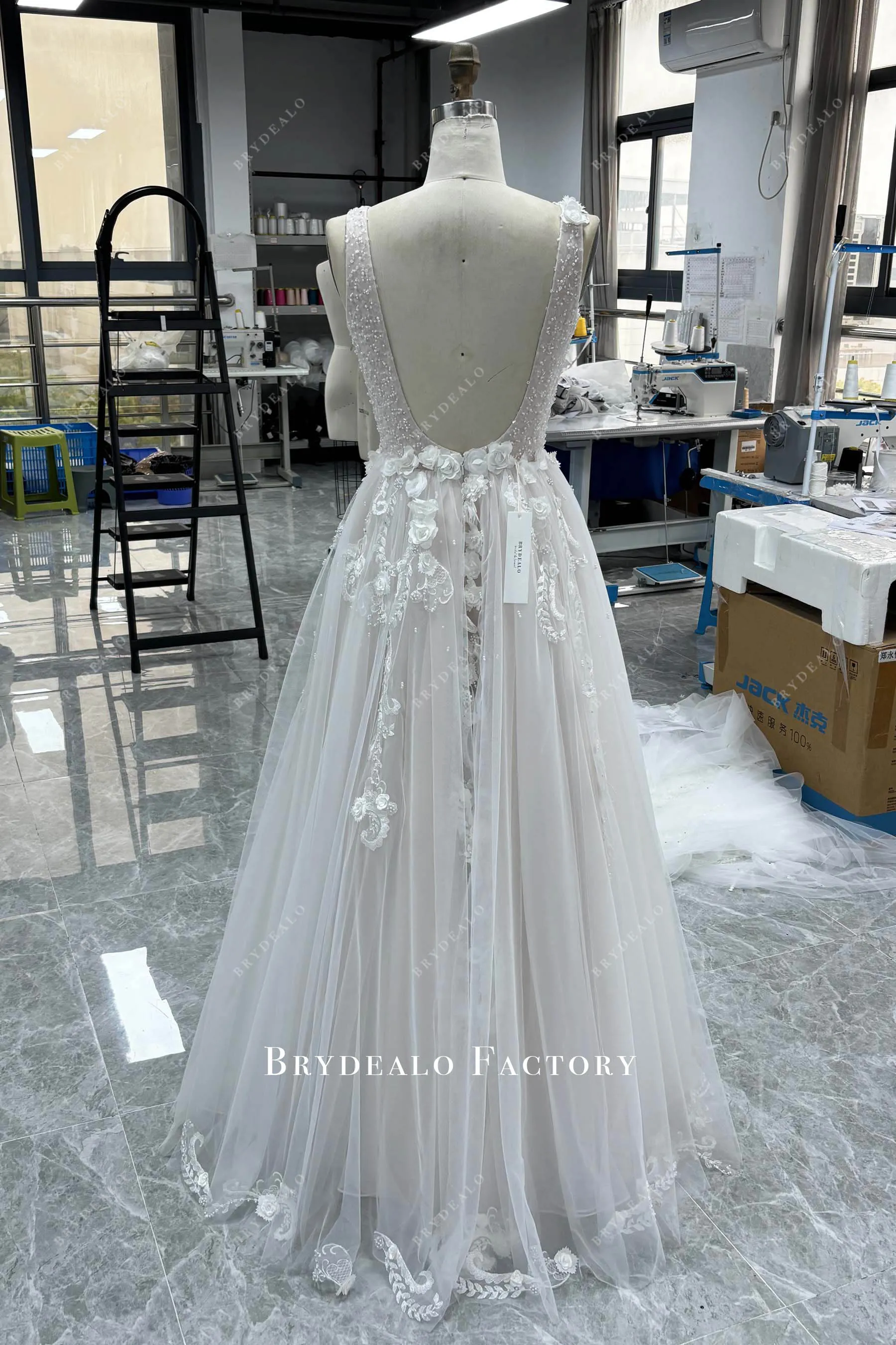 3D Flower Pearl Lace A-line Floor Length Wedding Dress