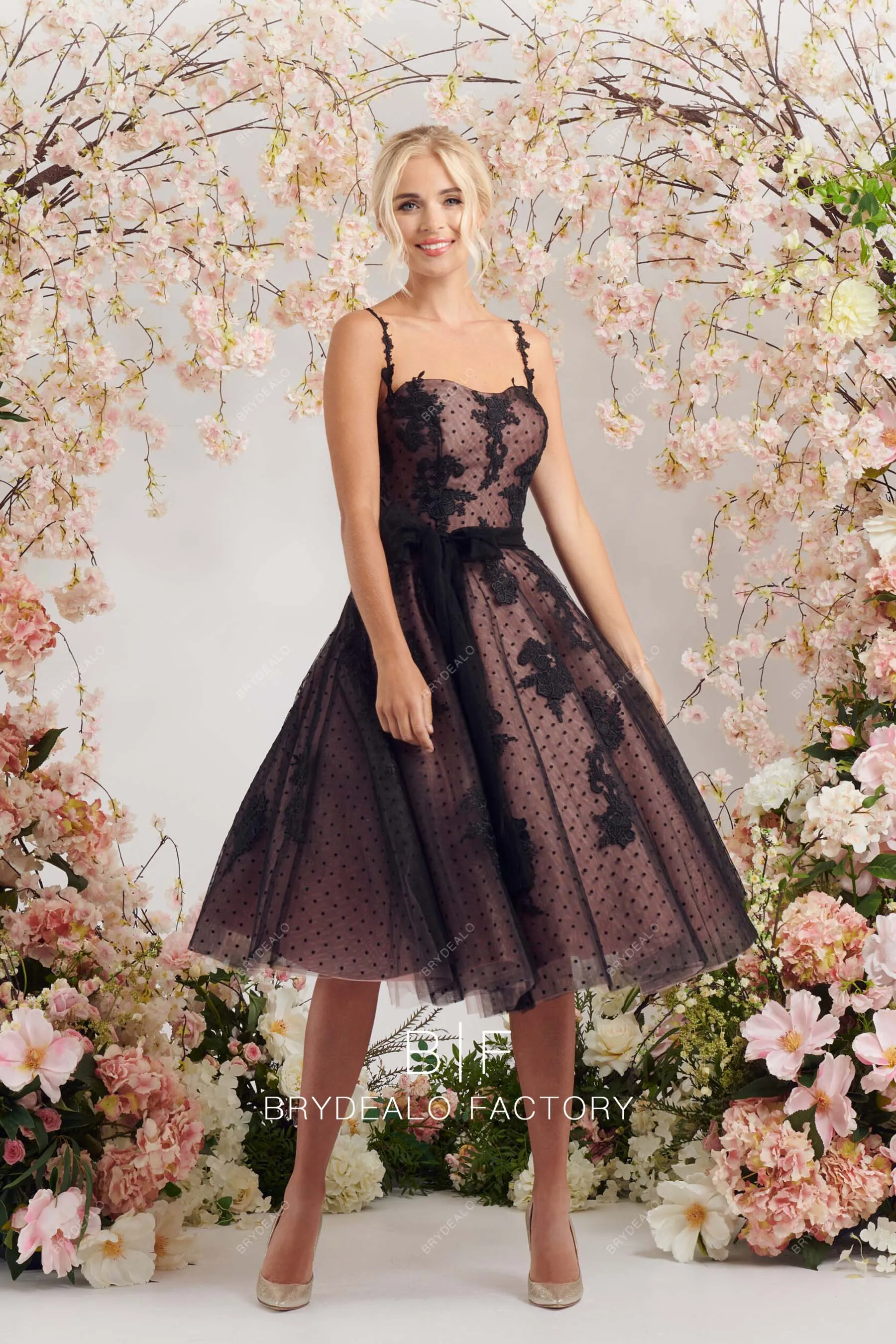 Black Lace Straps Dot Tulle Vintage Blush Tea Length Bridal Dress