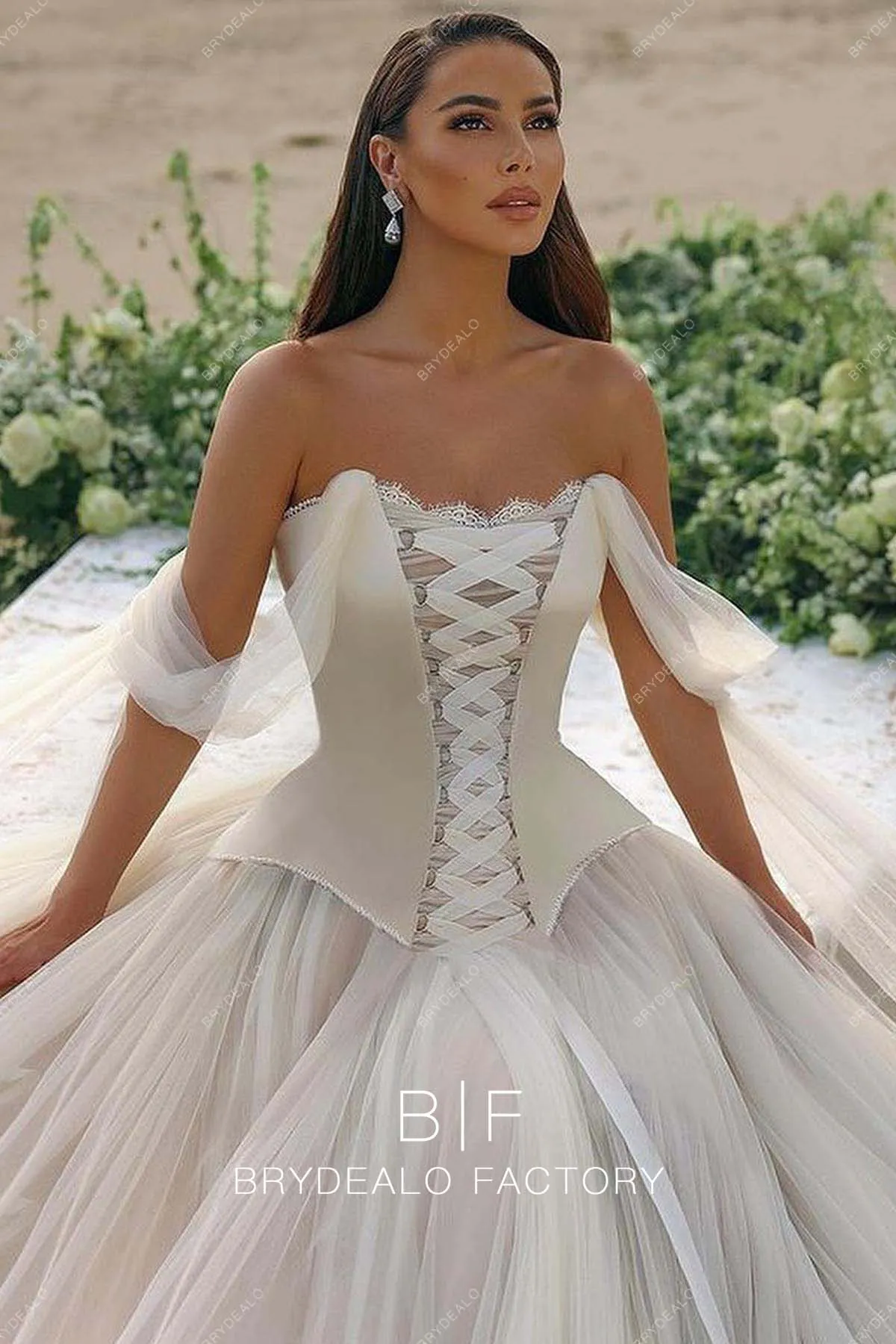 Ivory Retro Corset Off Shoulder Designer Satin Tulle Wedding Ball Gown