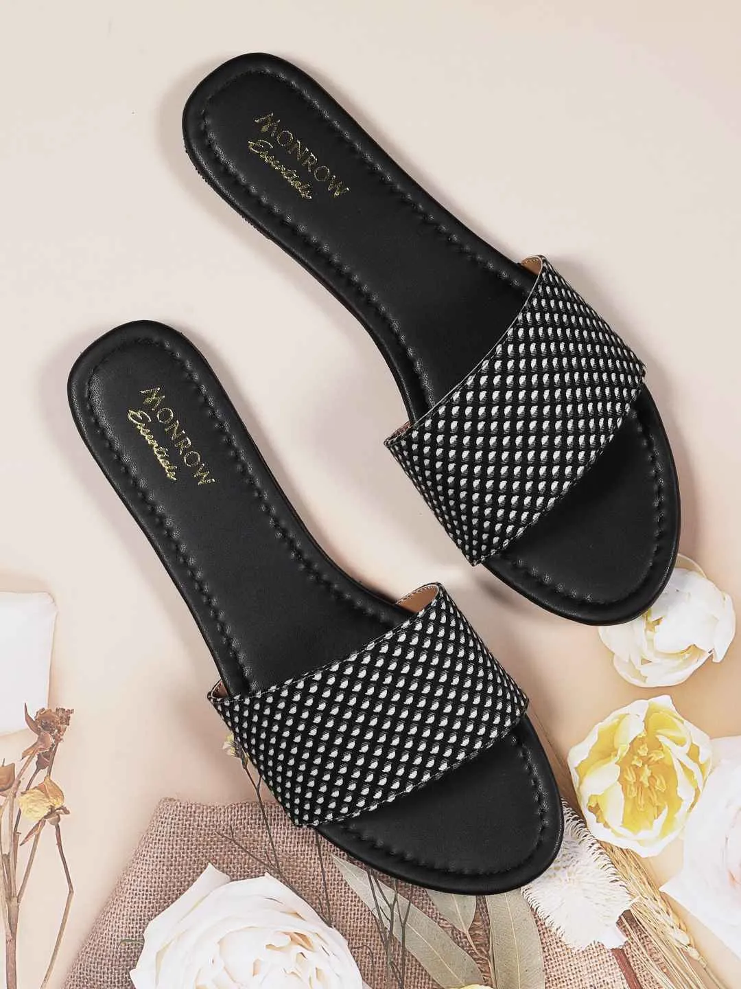 Mie Black Flats