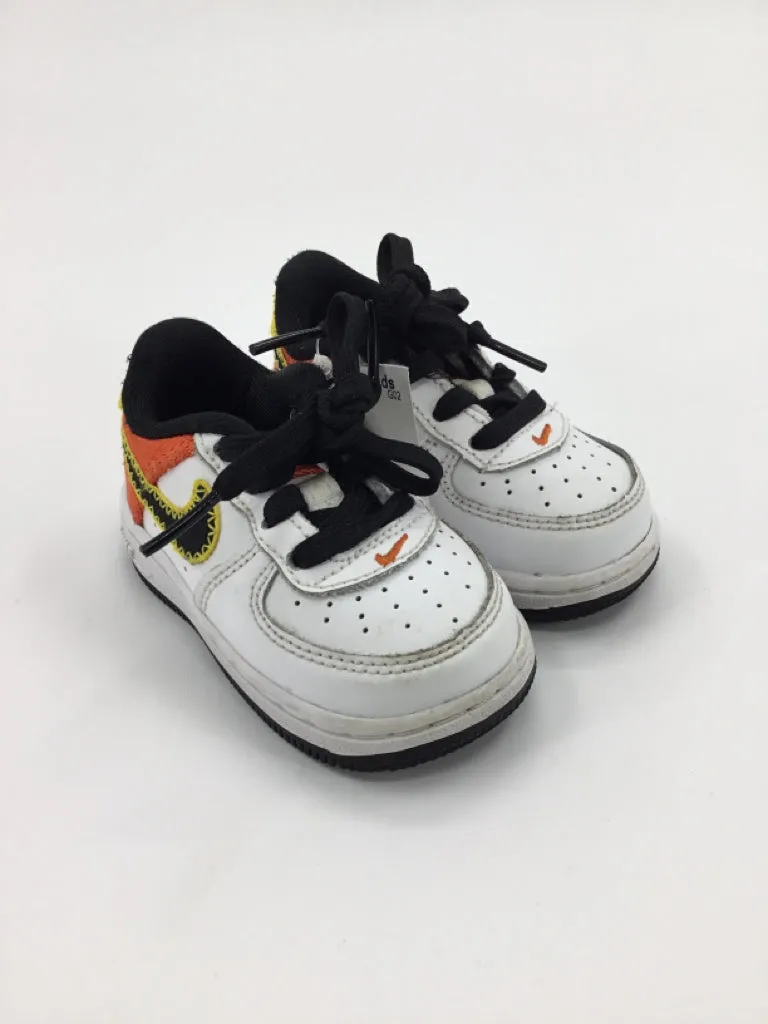 Nike Child Size 4 Toddler White Sneakers