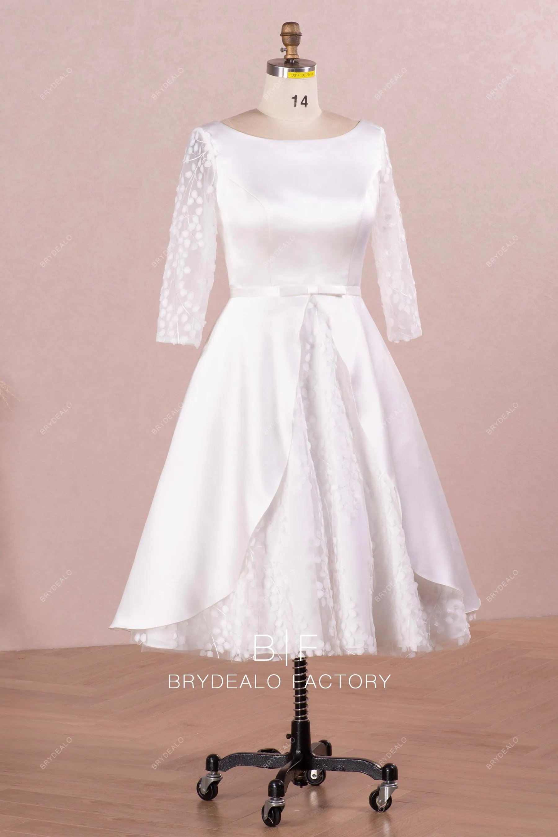 Sheer 3/4 Sleeves Designer Lace Vintage Short Bridal Dress