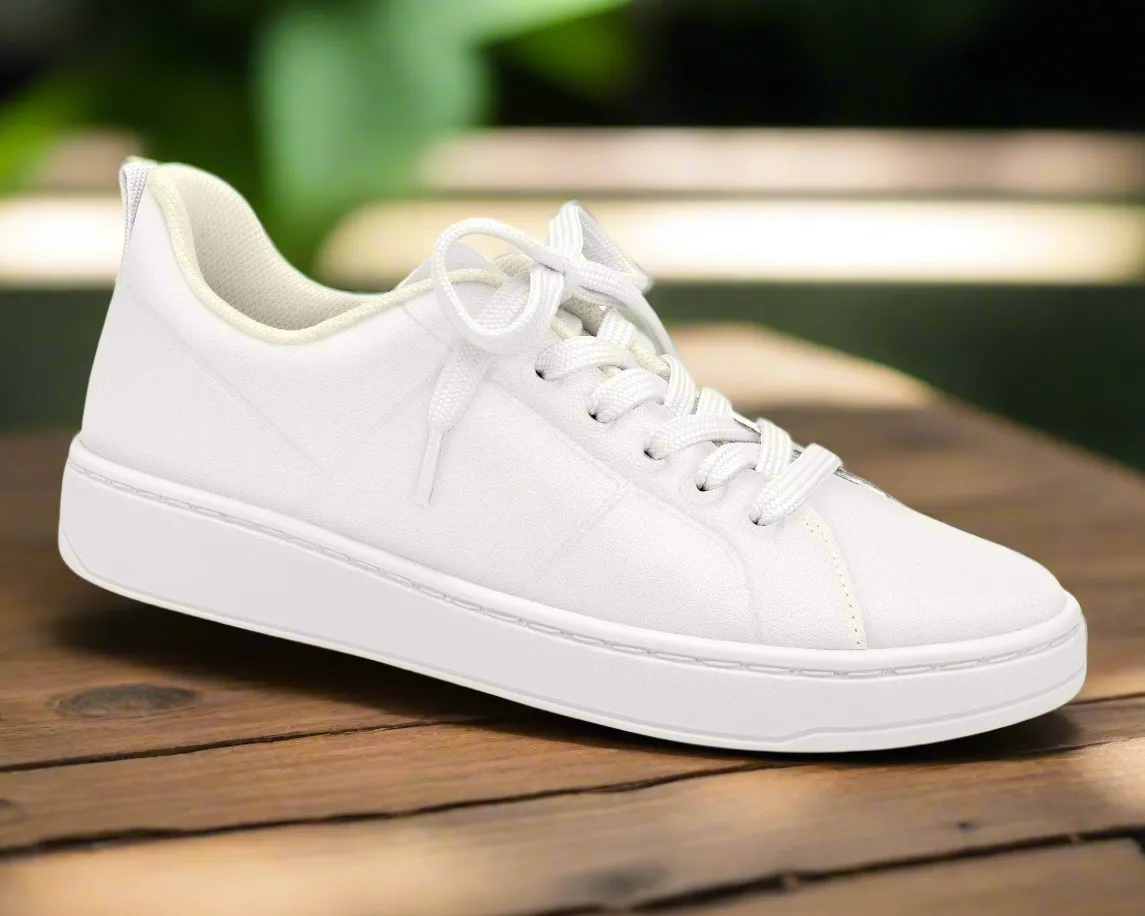 That white sneakers you cant do without in your wardrobe Piccadilly Ref: 985009-03. They combine classic and timeless in footwear that are a hit and will leave you look amazing.