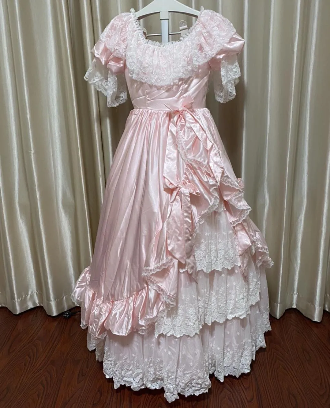 Victorian Style Multi-Layer Prom Dress Wedding Gown