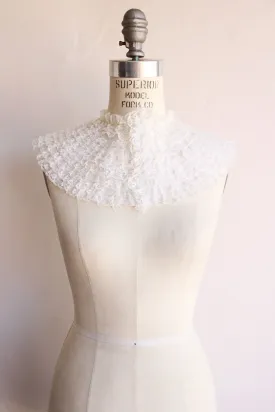 Vintage 1950s White Ruffled Lace Collar